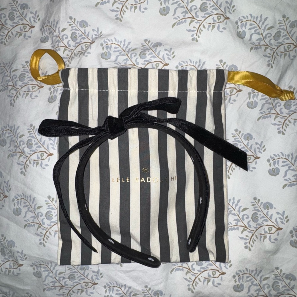 Lele Sadoughi Black Velvet Knot Headband